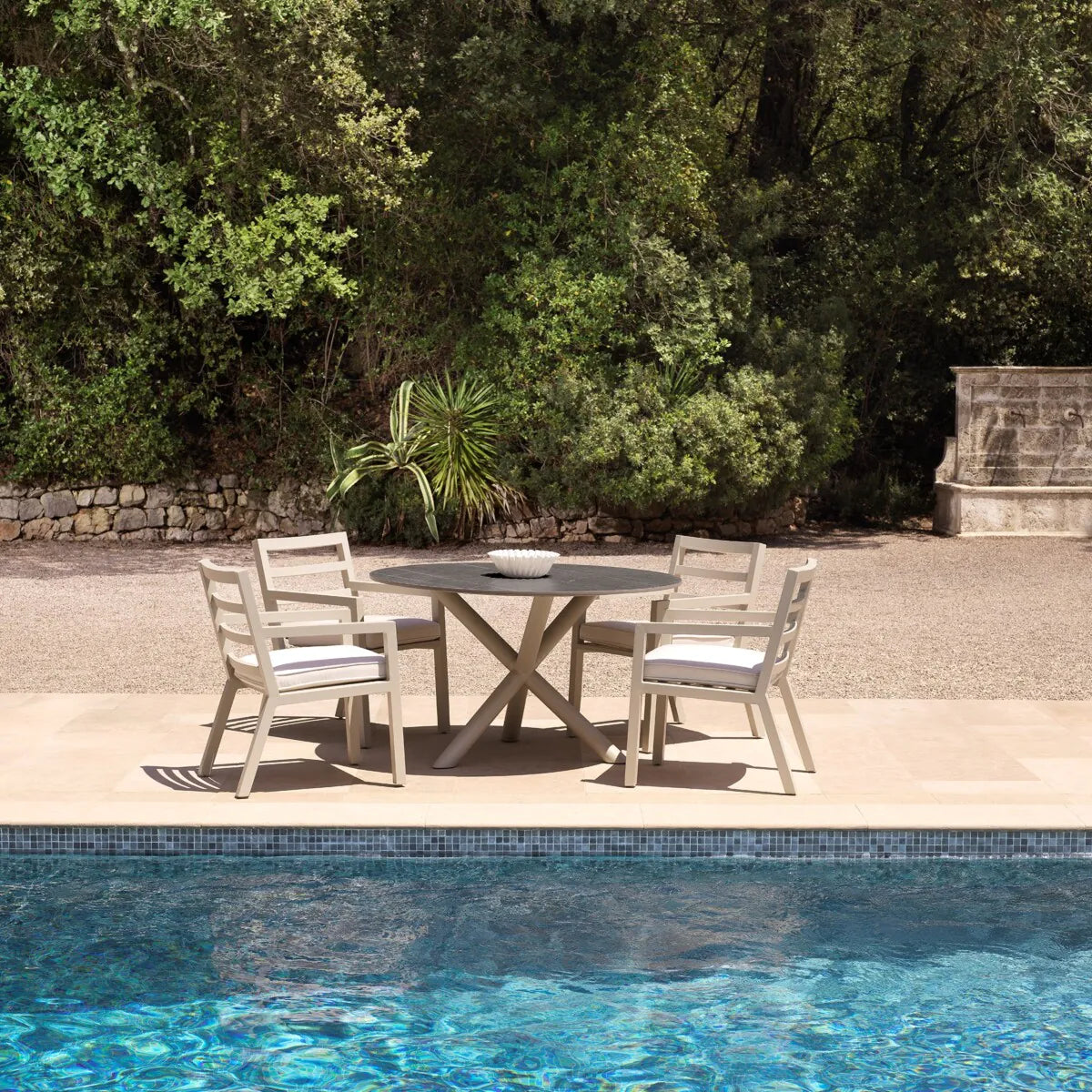 Outdoor Dining Table Nassau Round