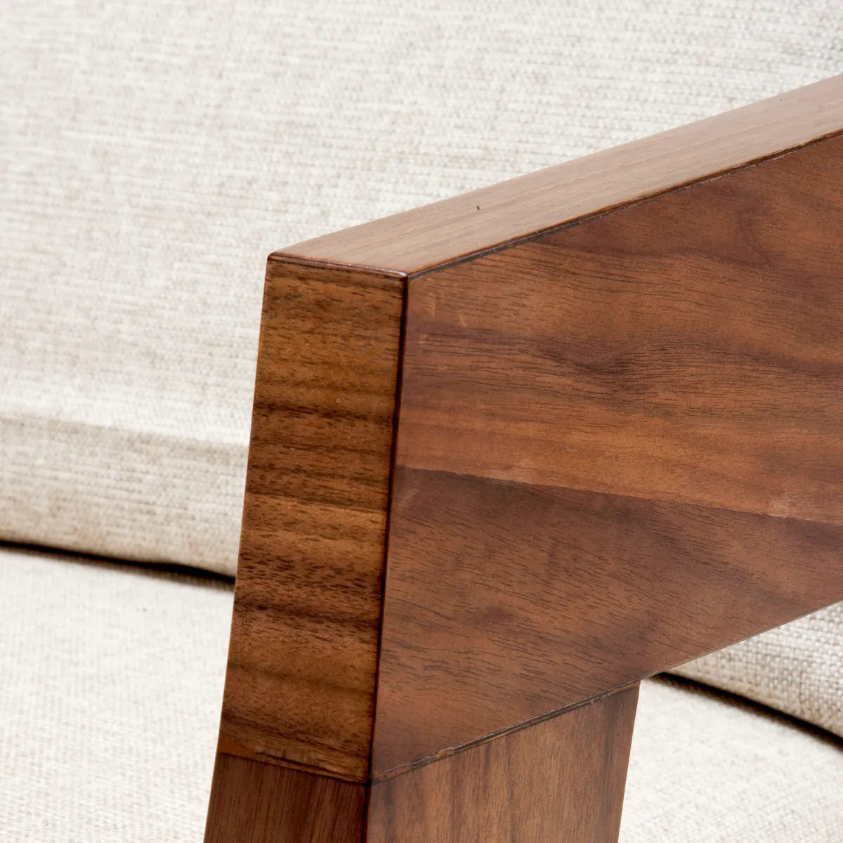 Chair Rubautelli